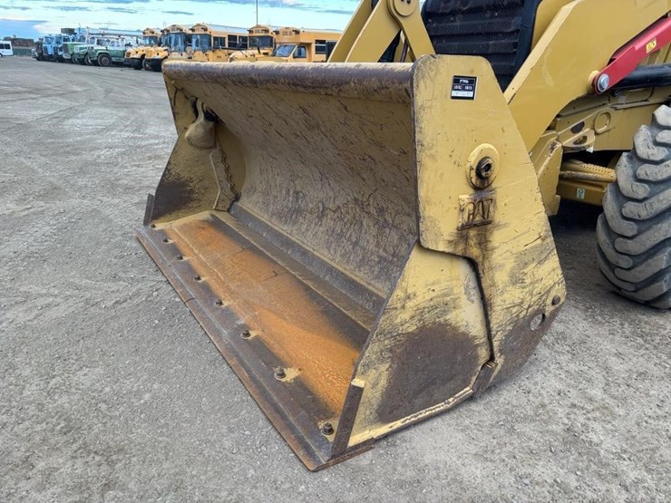 caterpillar-420f2-image-9