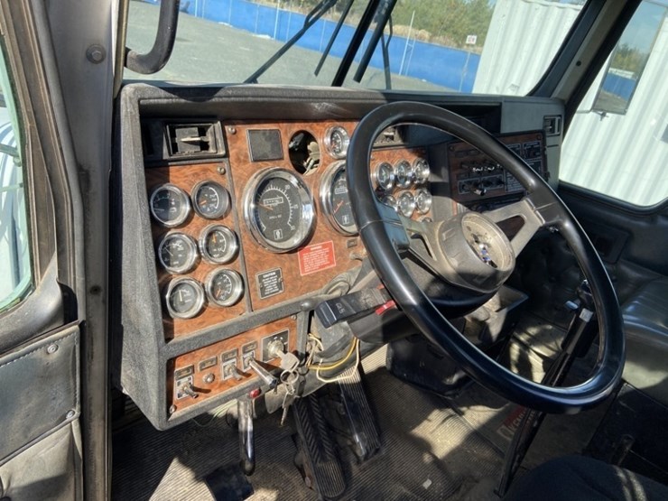 2000-kenworth-t800-image-21