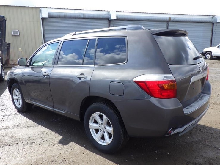 2010-toyota-highlander-image-4