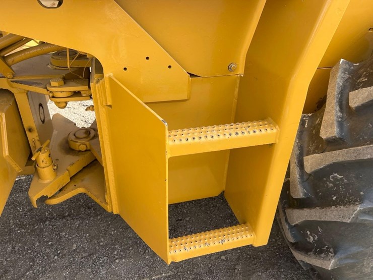 caterpillar-cp-433c-image-13