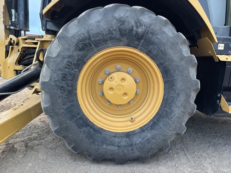 caterpillar-420f2-image-32