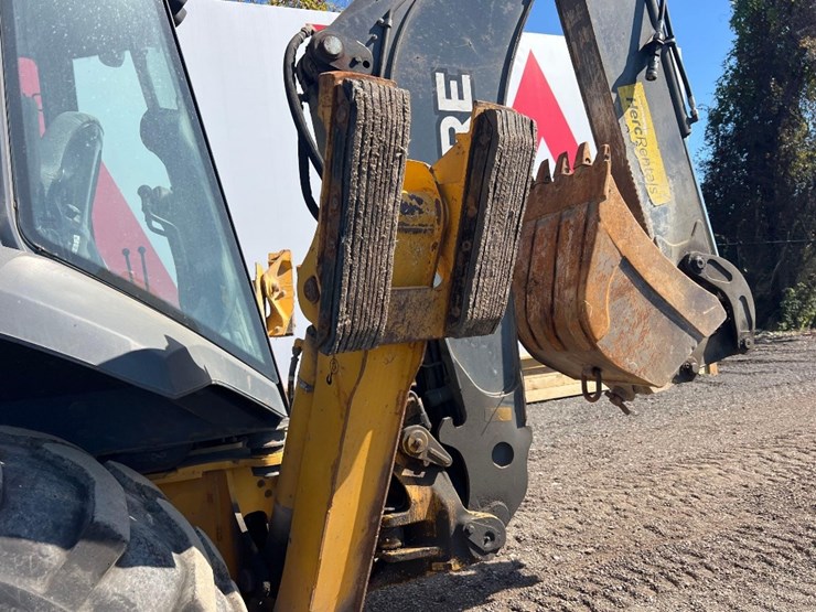 deere-410l-image-19