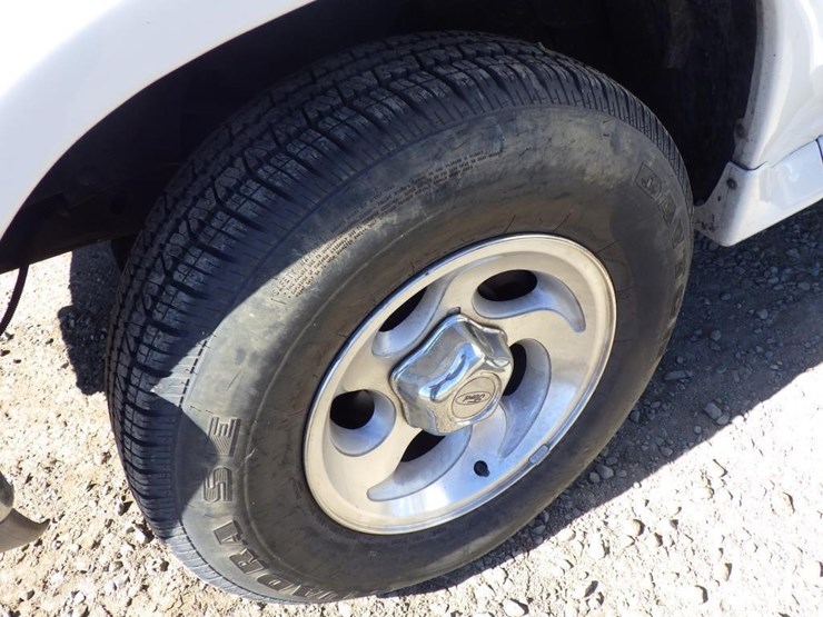 1996-ford-explorer-image-13