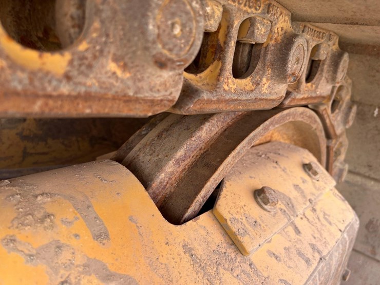 caterpillar-d4k-xl-image-17