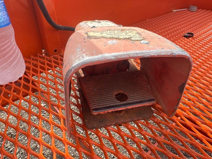 2006-jlg-600s-image-22