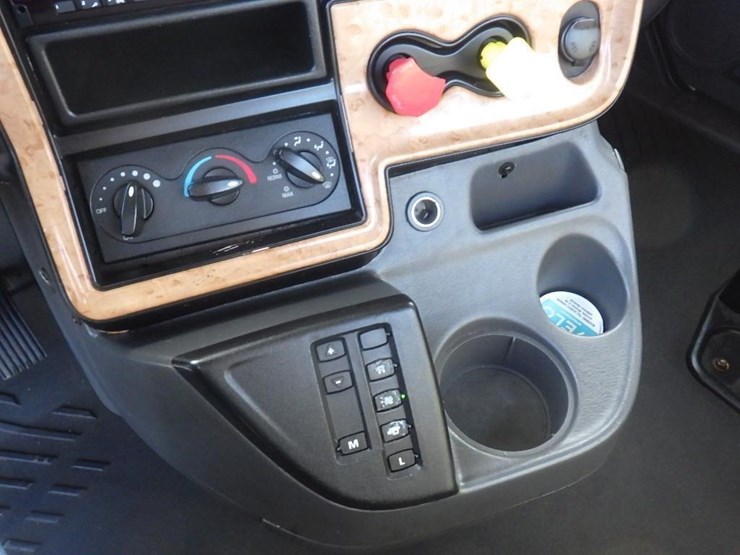 2011-international-prostar-image-31