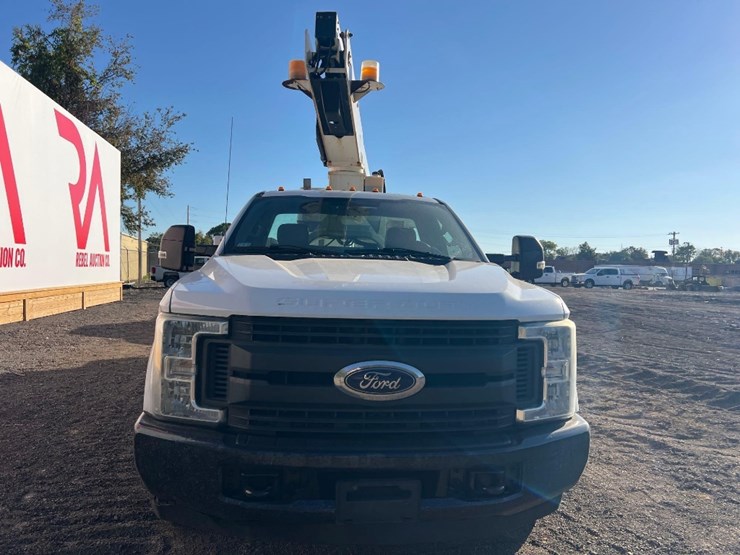 2017-ford-f350-xl-image-4