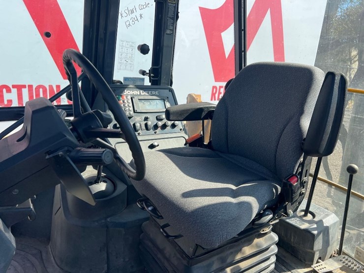 deere-410l-image-30