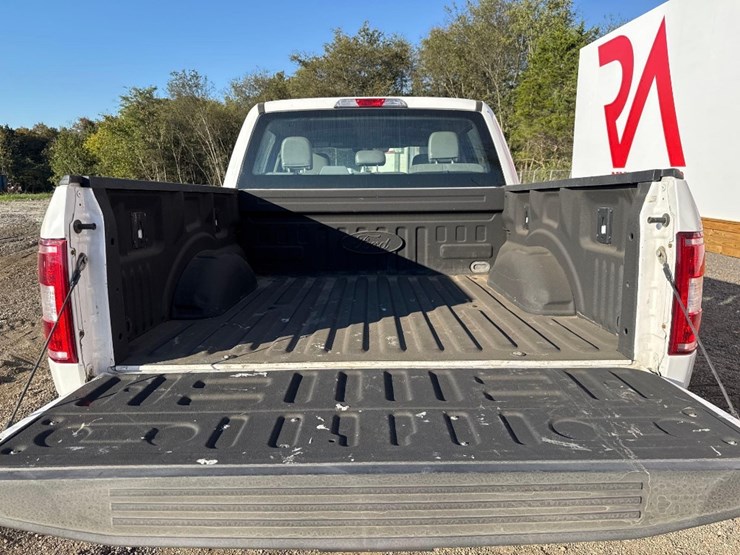 2018-ford-f150-xl-image-15