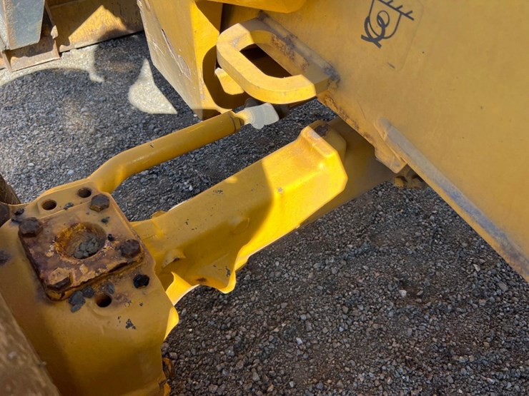 deere-410l-image-18