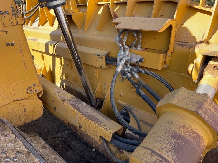 caterpillar-d8t-image-17