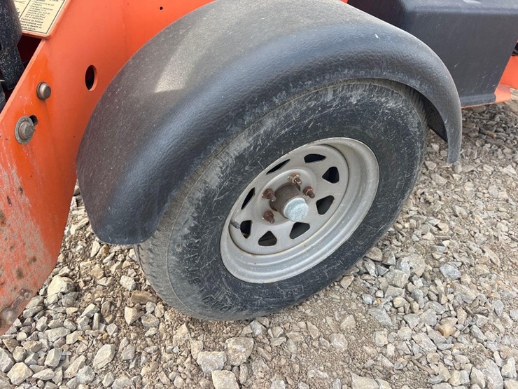 2016-jlg-t350-image-16
