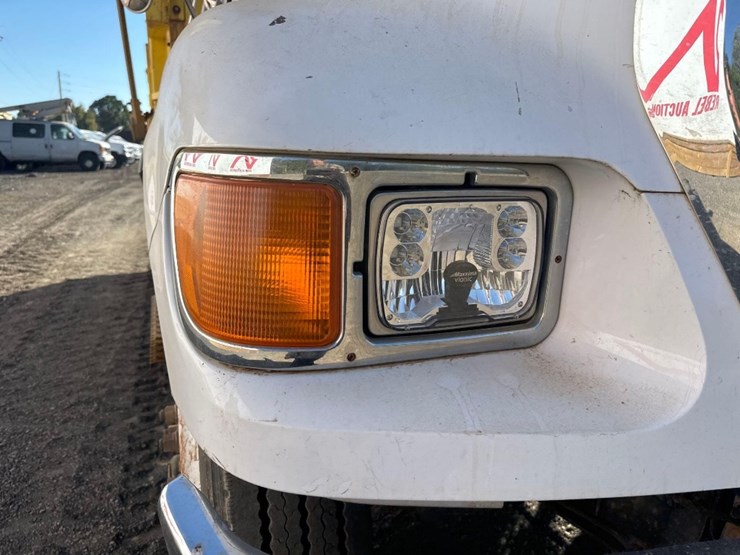 2006-ford-f750-image-17