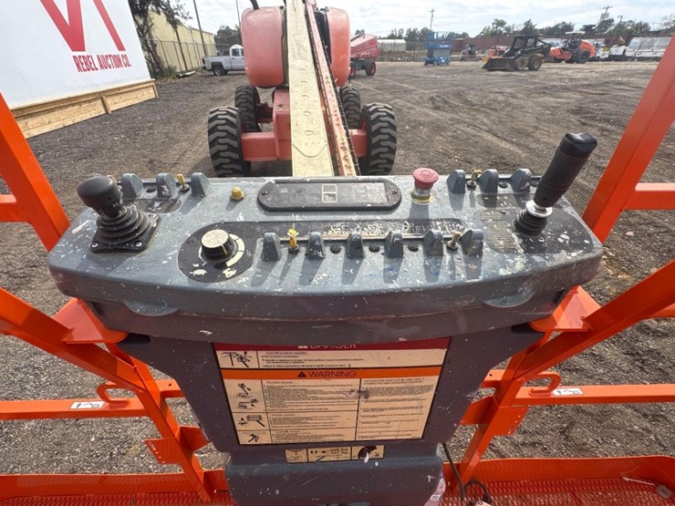 2006-jlg-600s-image-21