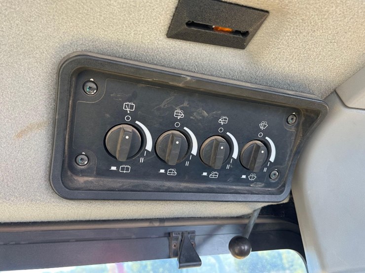 caterpillar-d8t-image-36