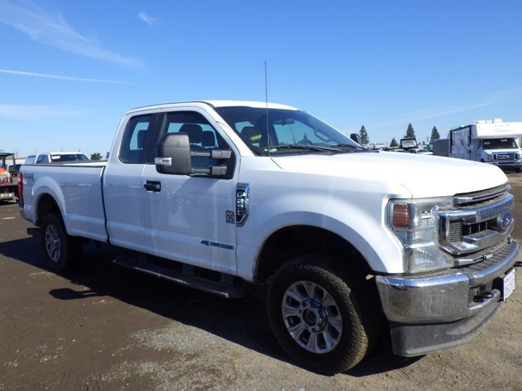 2022-ford-f250-image-2