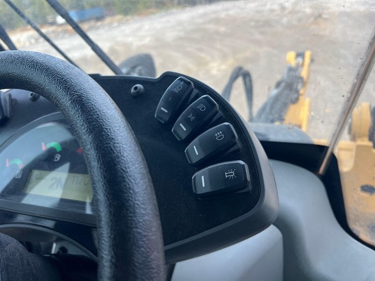 2018-caterpillar-908m-image-31
