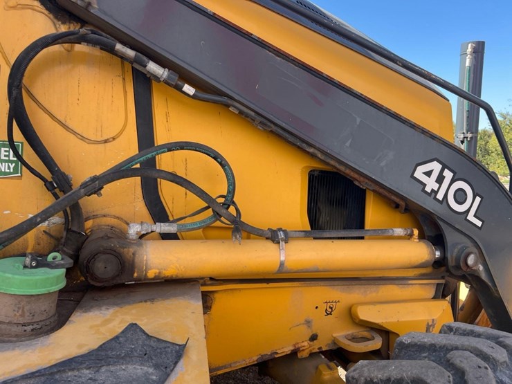 deere-410l-image-29