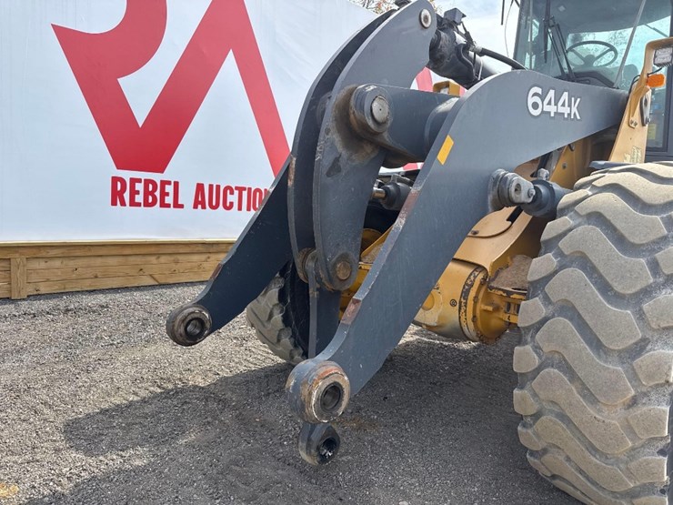 2017-deere-644k-image-18