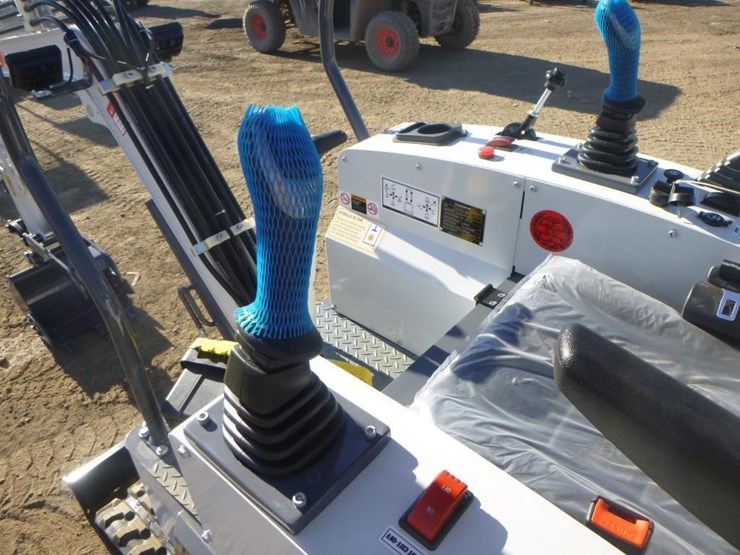 bttl-et15h-6-hydraulic-excavator-image-21