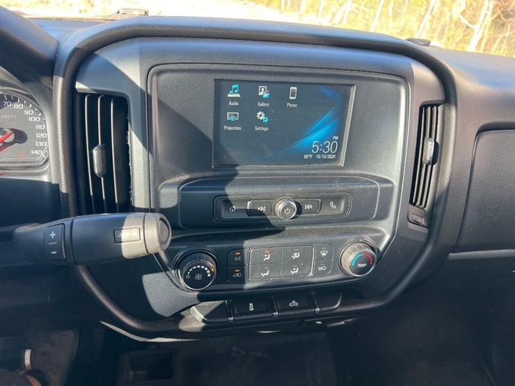 2018-chevrolet-silverado-image-26