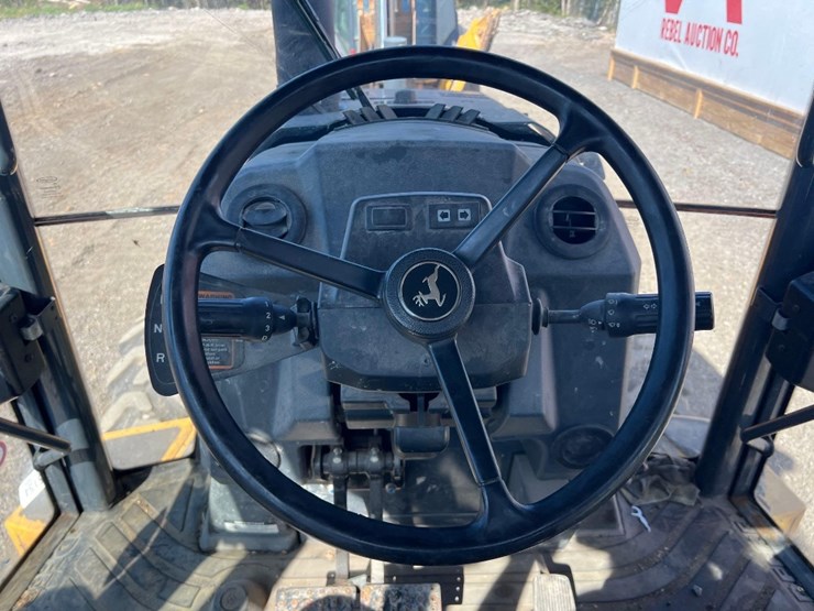 deere-410l-image-38