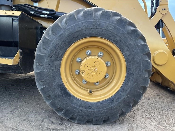 caterpillar-420f2-image-30