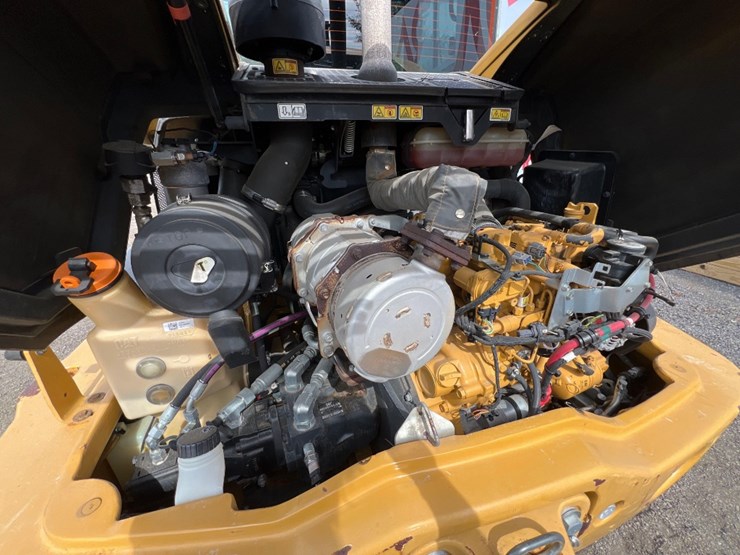 2018-caterpillar-908m-image-19
