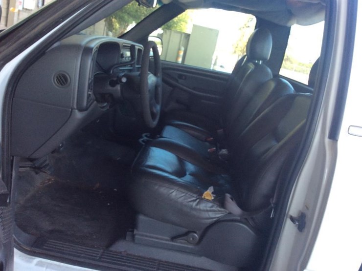 2003-chevrolet-1500-image-9