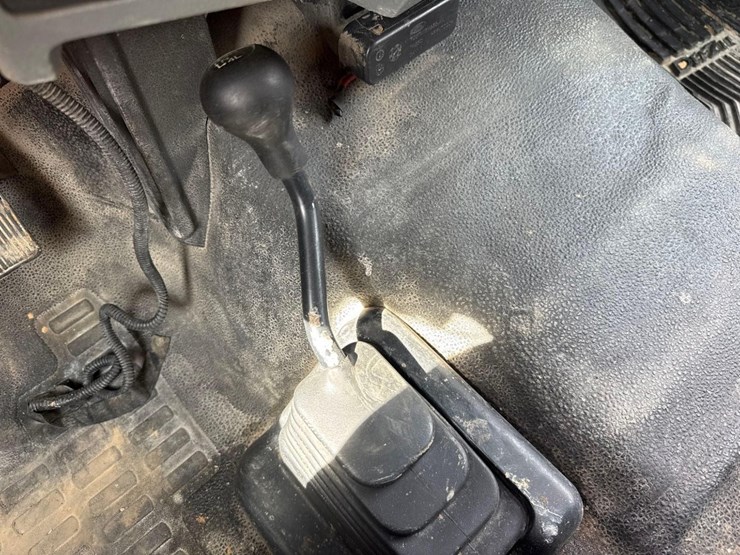 2016-ford-f550-xl-image-37