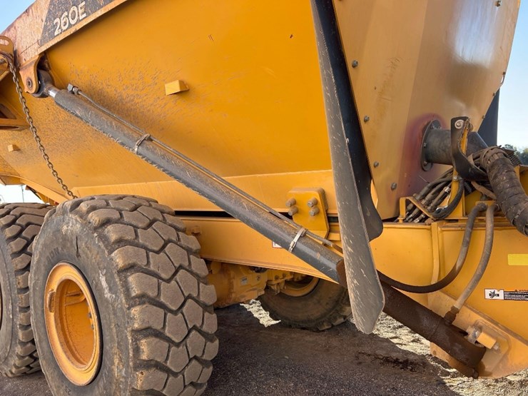 deere-260e-image-19