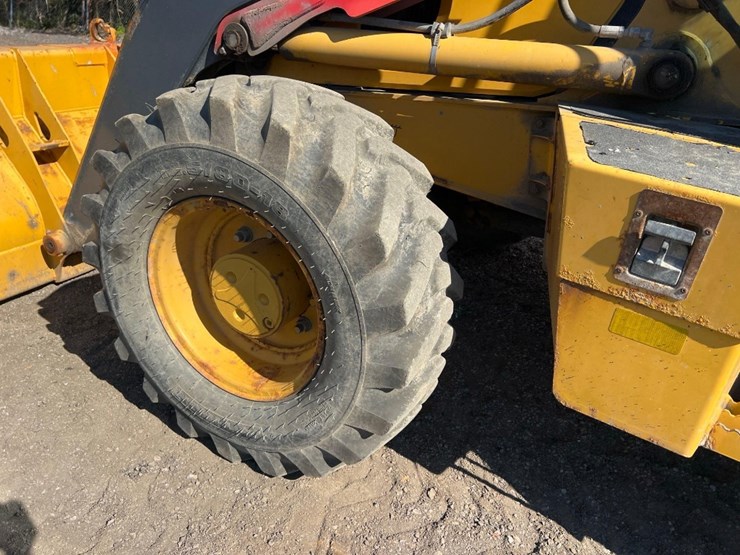 deere-410l-image-19