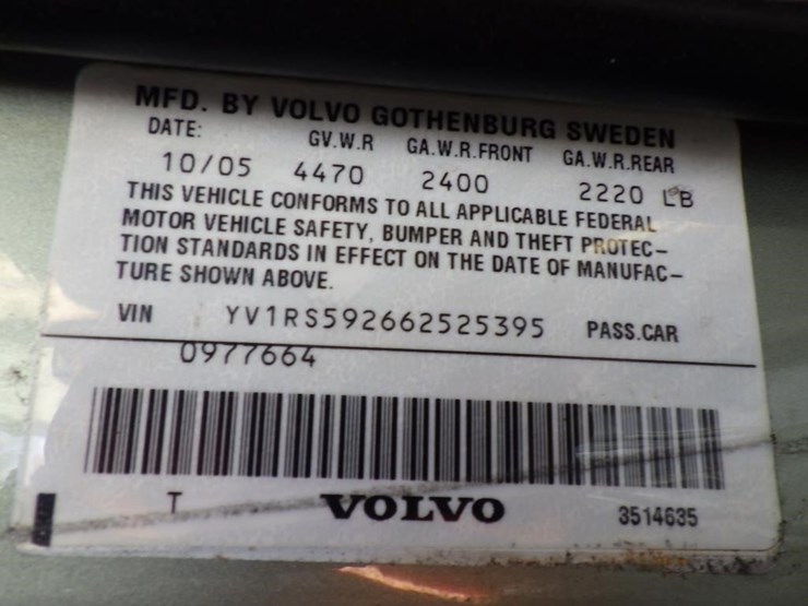 2006-volvo-s60-sedan-image-16