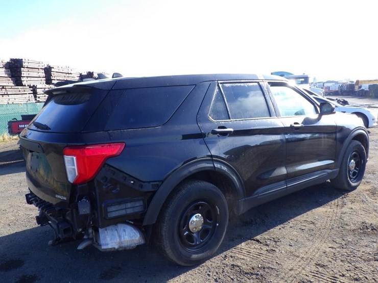 2022-ford-explorer-image-3