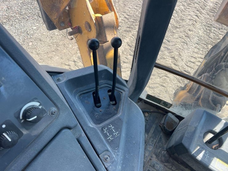 deere-410l-image-36