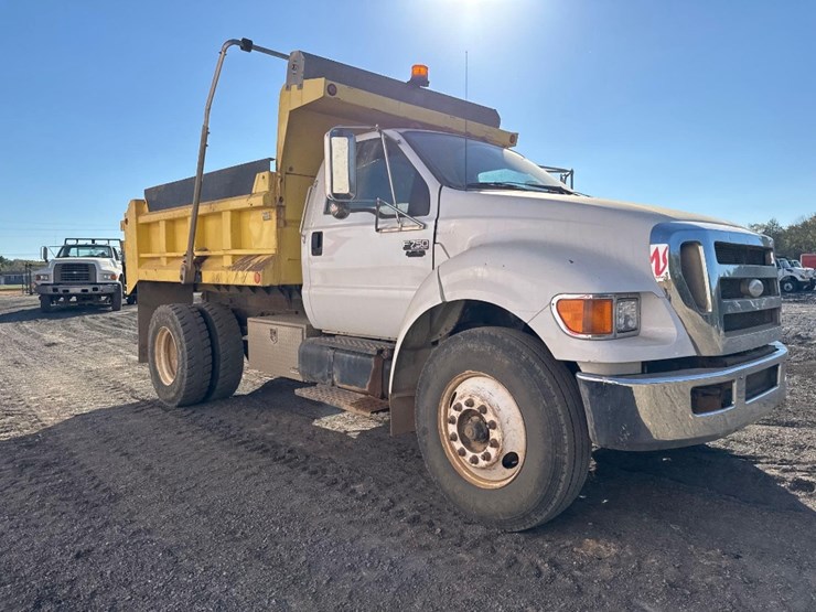 2006-ford-f750-image-4