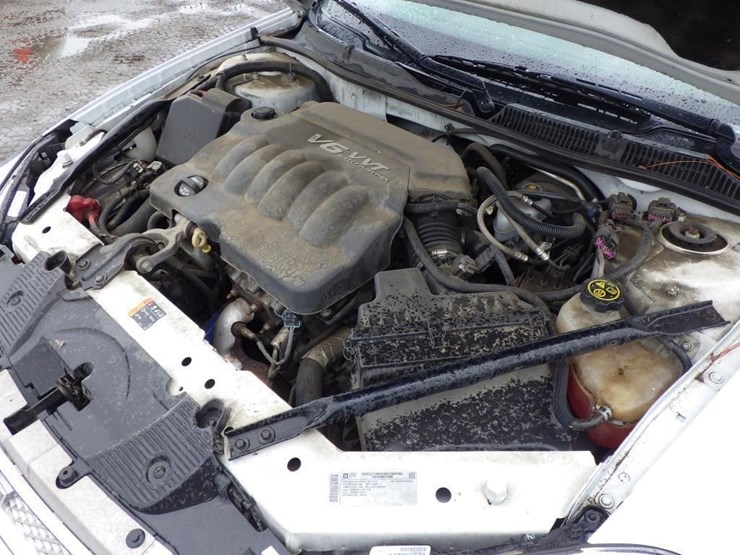 2013-chevrolet-impala-sedan-image-10