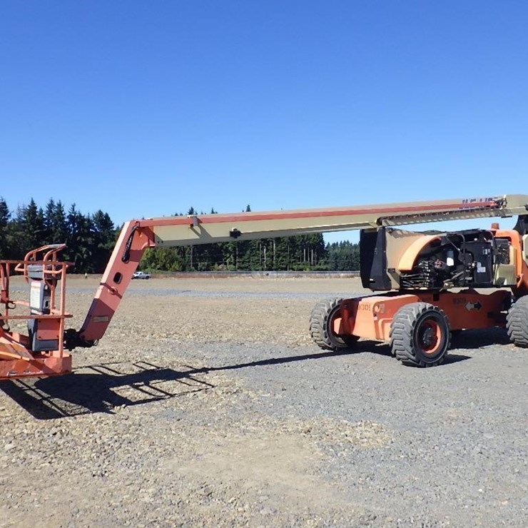 2013 JLG 800A