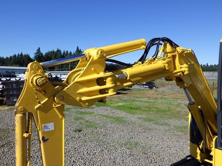 komatsu-pc12-image-9