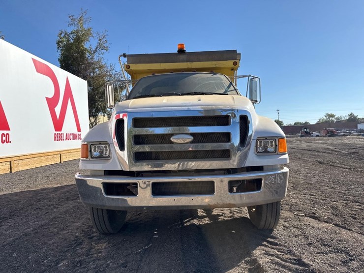 2006-ford-f750-image-3