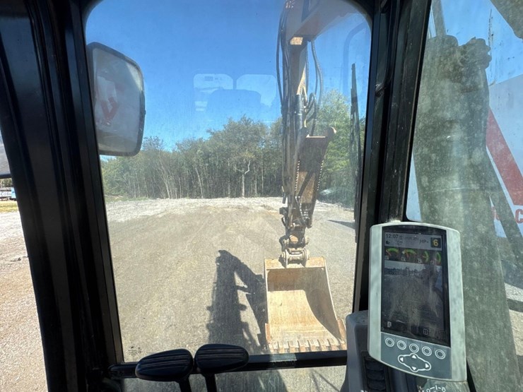 2016-caterpillar-315fl-image-31