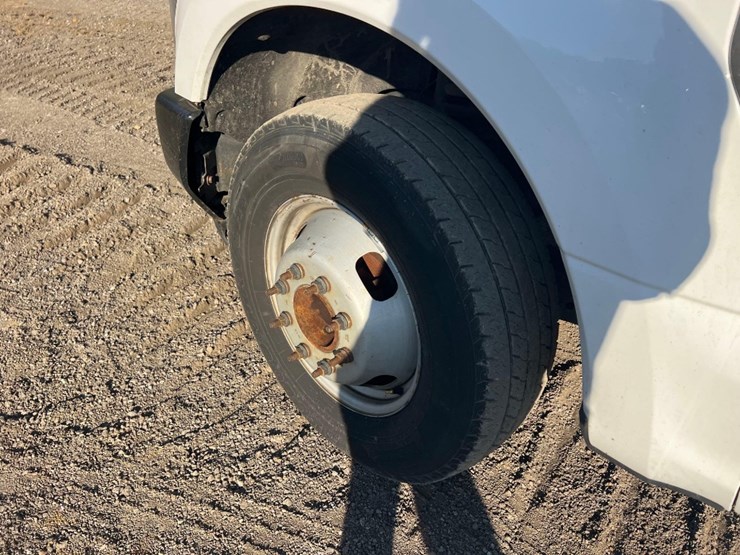 2017-ford-f350-xl-image-27