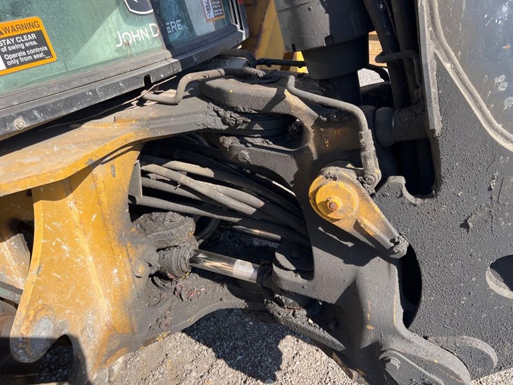 deere-410l-image-32