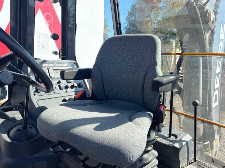 deere-410l-image-35