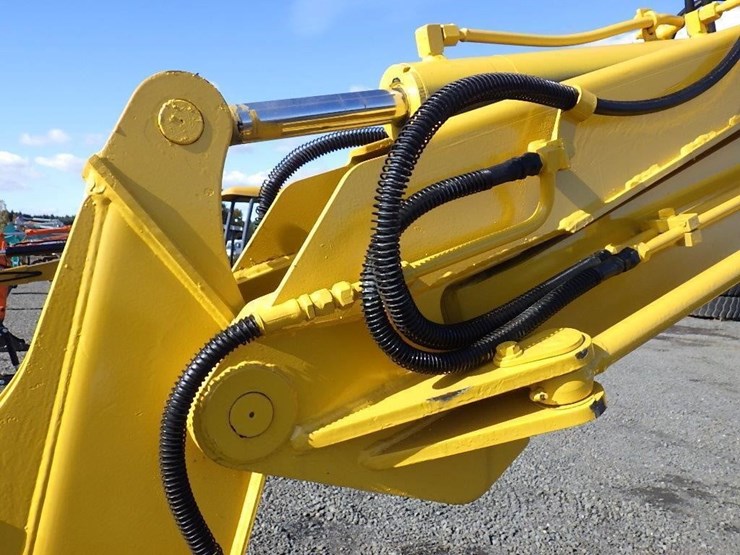 komatsu-pc28uu-image-11