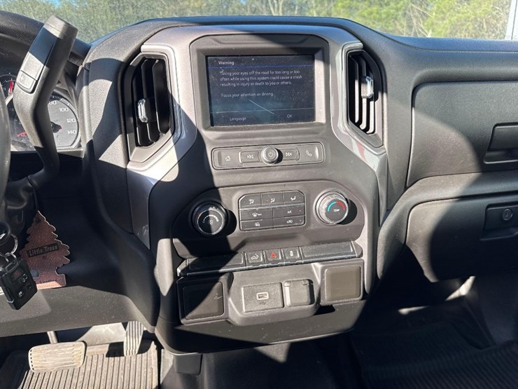 2020-chevrolet-silverado-image-28