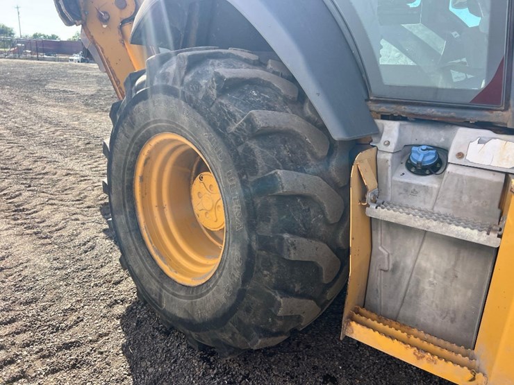 deere-410l-image-18