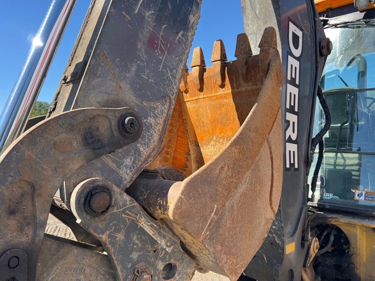 deere-410l-image-28