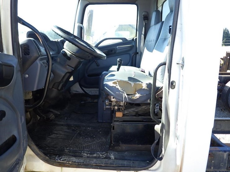 2005-hino-185-image-13