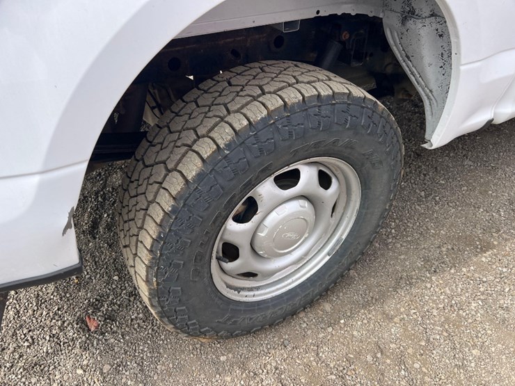 2018-ford-f150-xl-image-12